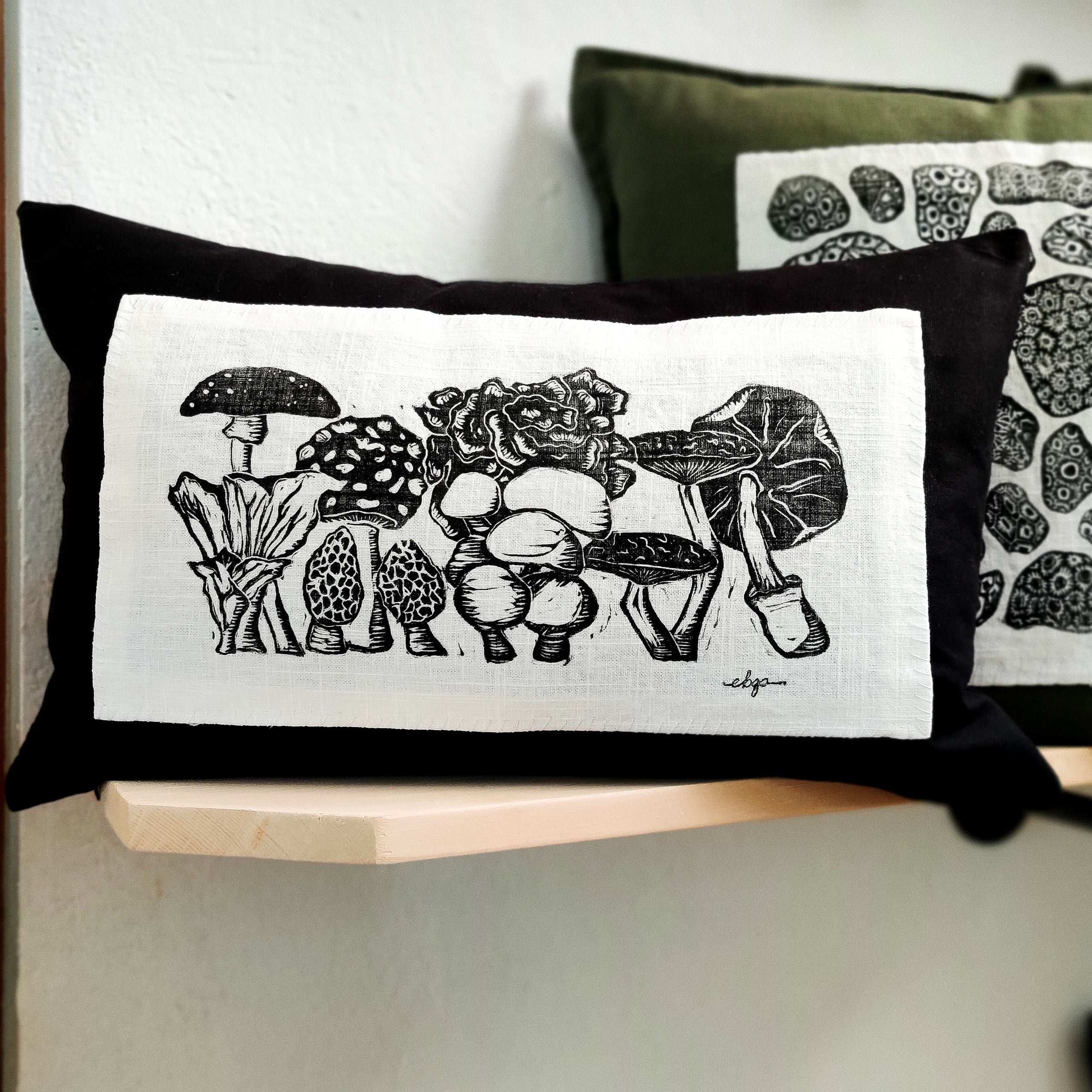 Textiles Big Mitten Linocuts